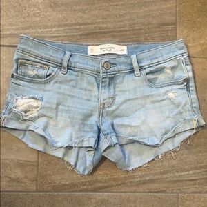 Abercrombie & Fitch low-rise Jean shorts